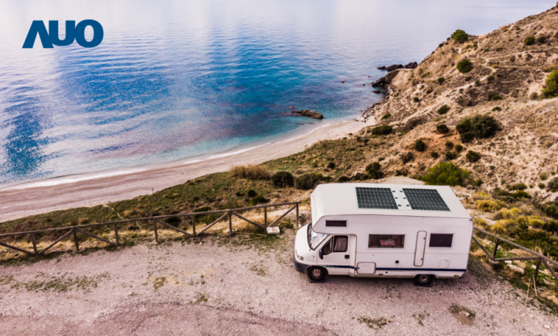 「可撓輕量化太陽光電板SunCurva」使用輕量特殊耐候型複合板取代傳統太陽能板的玻璃前板，不僅降低70%重量，每米平方僅3Kg；具有抗衝擊性能及通過電磁相容性測試，可應用於交通運輸工具，如露營車、遊艇等